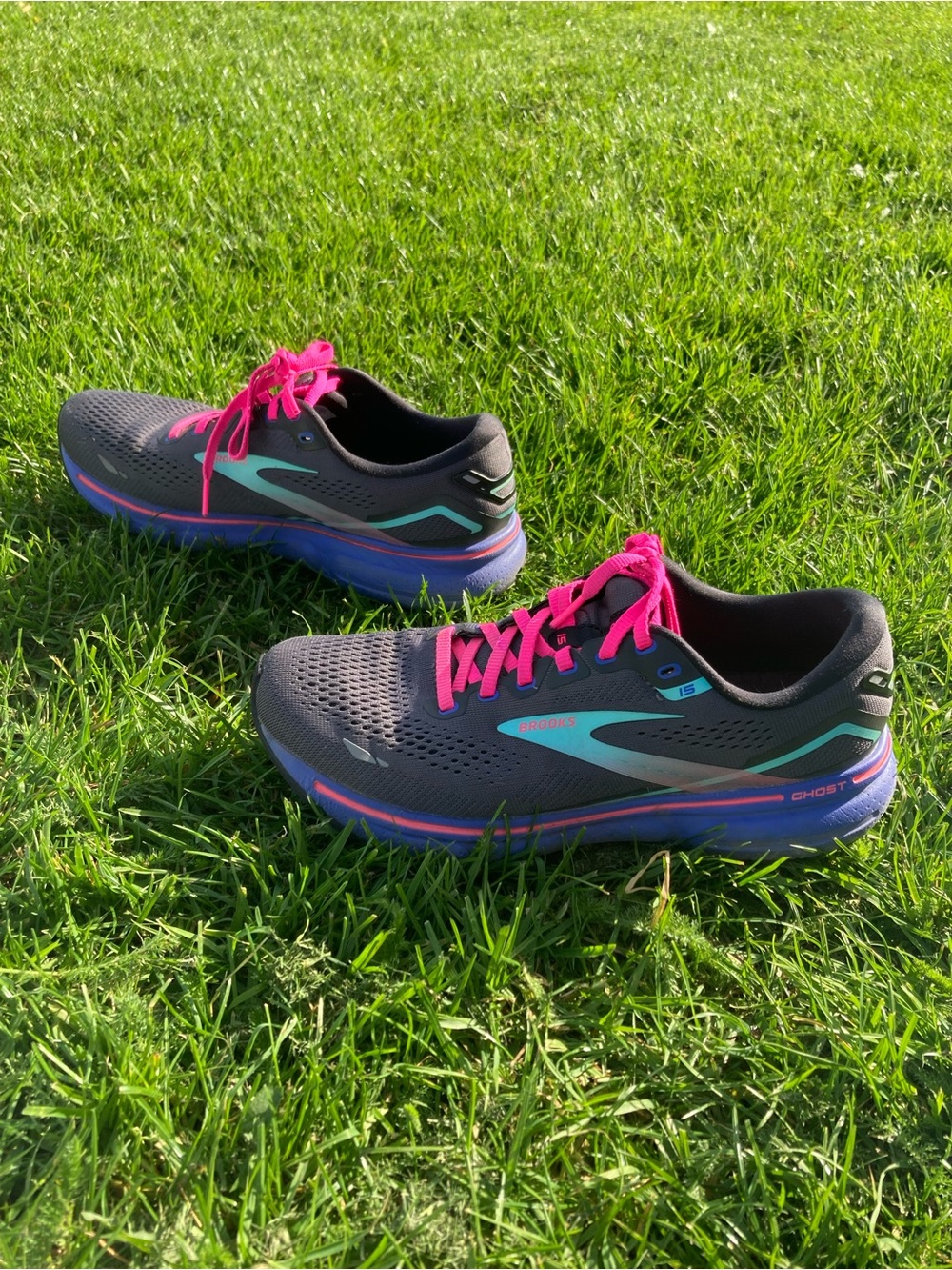 Brooks Aruba Women's Running Shoes - Charcoal with Pink and Teal Accents